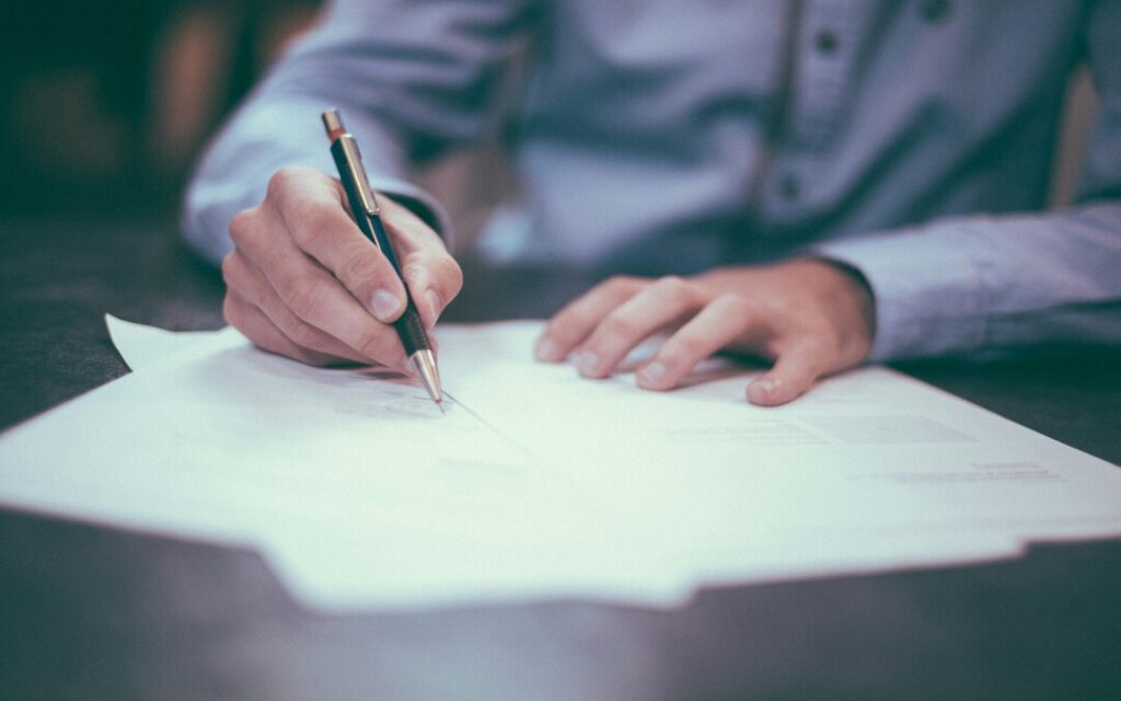 How to Choose the Best Employment Contracts: Everything You Need to Know