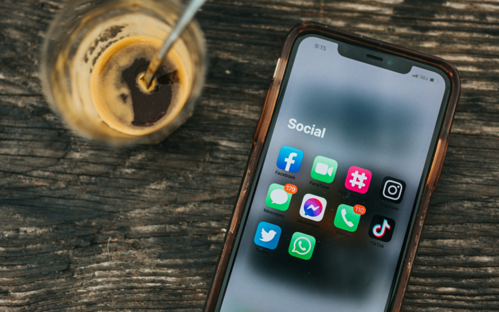 How to use social media as a recruitment tool?